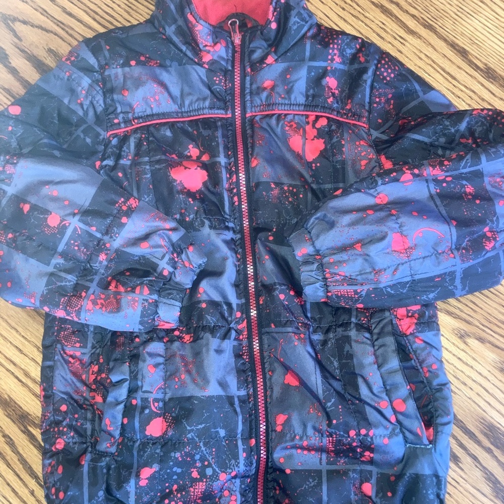 Boys sz 8 coat black & red
